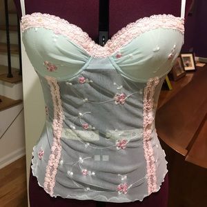 VICTORIA’S SECRET Lace Corset Lingerie Bra 34B